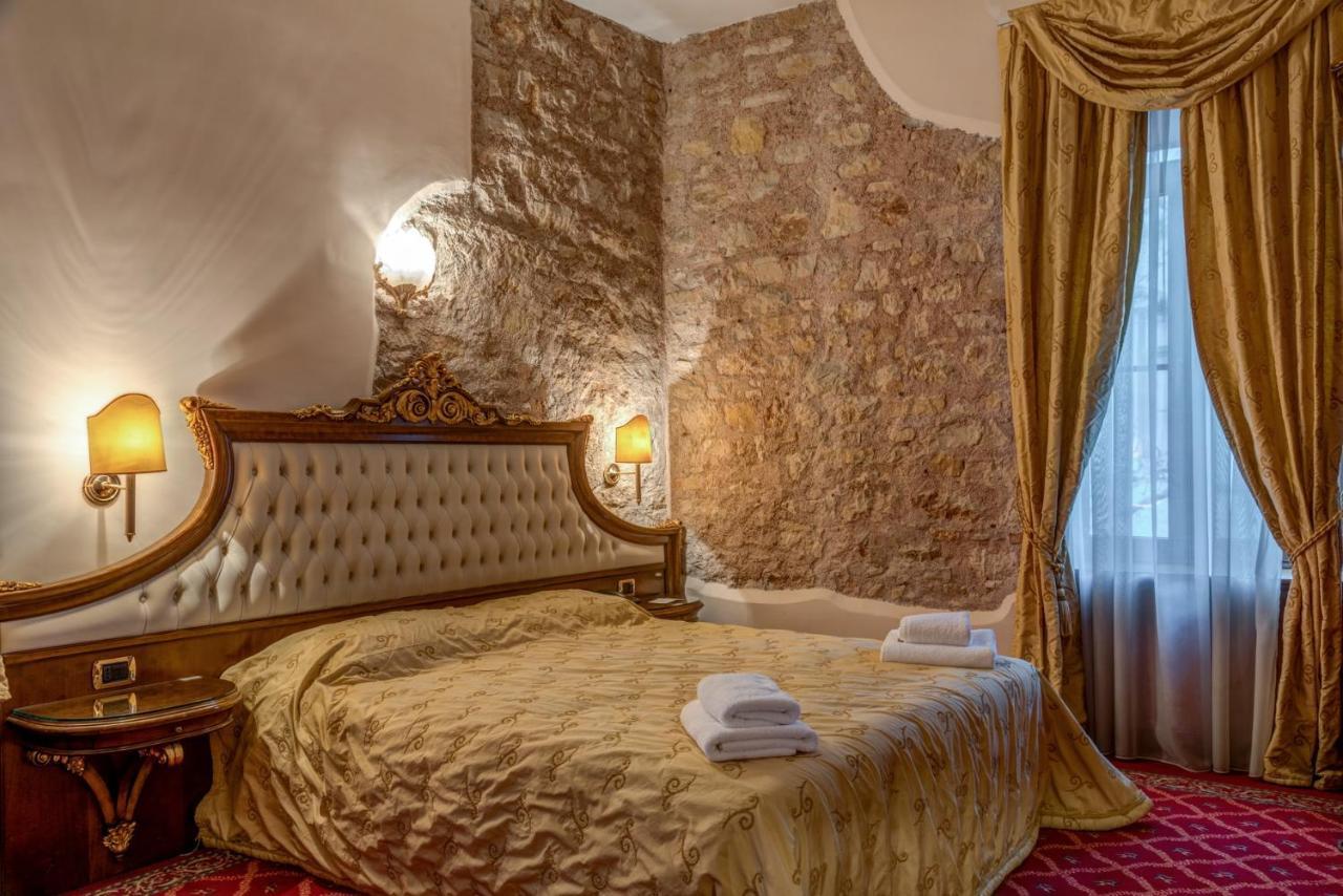 יואנינה Alexios Luxury Hotel מראה חיצוני תמונה
