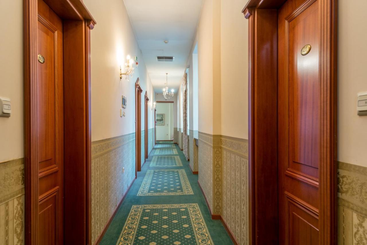 יואנינה Alexios Luxury Hotel מראה חיצוני תמונה